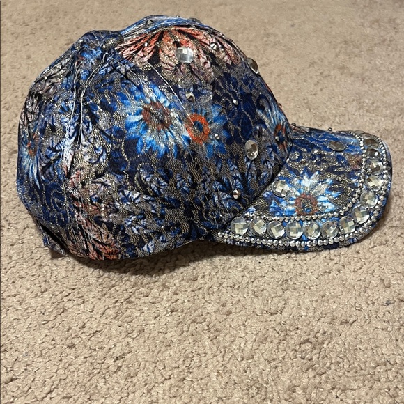 NEW! Sparkle and Bling Baseball Hat - Picture 4 of 6